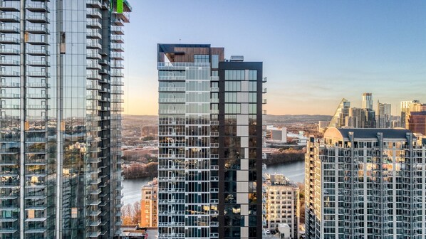 1 bedroom - Stubbs by Avantstay Brand New Condo in Austin w Amazing Amenities (Austin)