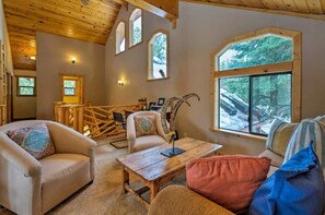 House | 4 bedrooms - Black Bear by Avantstay Spacious Viking Lodge in Tahoe Donner w Game Room Hot Tub (Truckee)