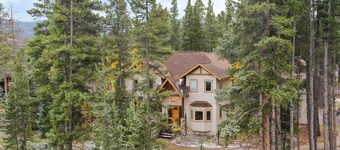 River Rock by Avantstay 8 Bedroom Ski Estate w Hot Tub Movie Theatre 10 Min Walk to Mtn