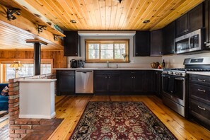 House - Gambler by Avantstay Charming Spacious Cabin 5 Min Walk to Lake (Big Bear Lake)