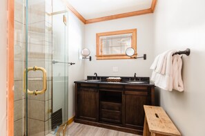 4 bedrooms - Gambler by Avantstay Charming Spacious Cabin 5 Min Walk to Lake (Big Bear Lake)
