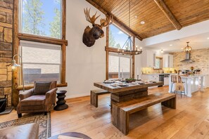 House - Teddy by Avantstay Majestic Cabin in Big Bear w Balcony (Big Bear Lake)