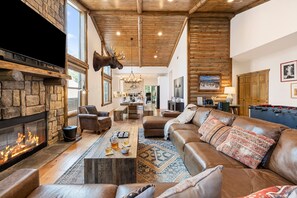 House - Teddy by Avantstay Majestic Cabin in Big Bear w Balcony (Big Bear Lake)