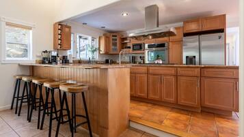 House | 5 bilik tidur