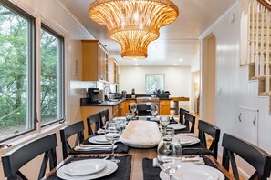 House | 4 bedrooms - Orchard by Avantstay Whimsical Home w Lush Backyard (Isle of Palms)