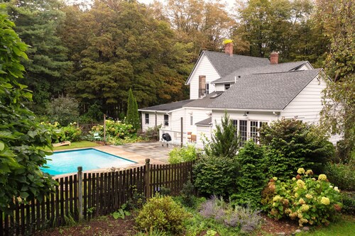 Clove by Avantstay Gorgeous Cottage w Pool Privacy Pool Table Close to Hunter Mountain