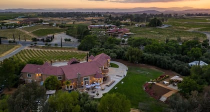 Wilson Creek Manor By Avantstay Sleeps 24 Amazing Estate w Pool Game Room