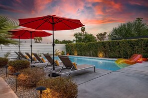 House - Lloyd by Avantstay Palm Spring Paradise w Pool Large Yard Table Tennis Permit 3779 (Palm Springs)