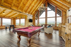 House | 10 bedrooms - Pine Rise by Avantstay 10mins to Pigeon Forge (Sevierville)