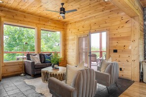 House | 10 bedrooms - Pine Rise by Avantstay 10mins to Pigeon Forge (Sevierville)