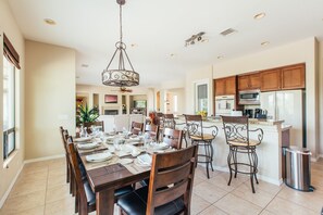 House | 6 bedrooms - Palisades by Avantstay Gorgeous Backyard w Pool Spa Games (Indio)