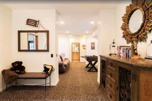 6 bedrooms - Big Bear Castle by Avantstay Private Home in Great Big Bear Location w Hot Tub (Big Bear Lake)