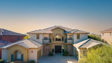 House | 6 bedrooms