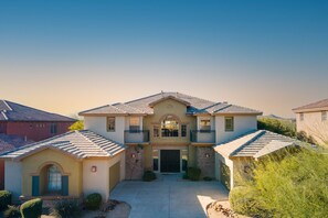 House - Aviano by Avantstay Phoenix is Calling w Pool Hot Tub Game Room (Phoenix)