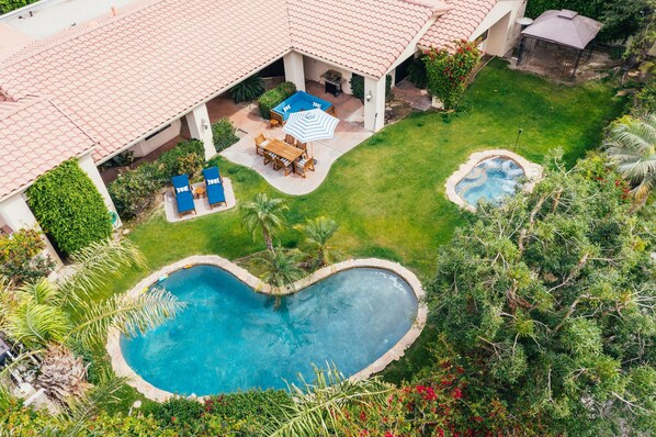 5 bedrooms - Firefly by Avantstay Spacious Backyard w Pool Hot Tub (La Quinta)