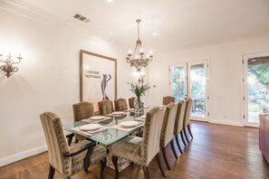 4 bedrooms - Casa del Arbol by Avantstay Stunning California Estate With Incredible Views (Temecula)