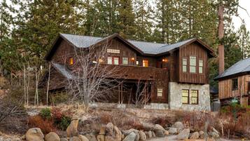 Nhà | 4 phòng ngủ