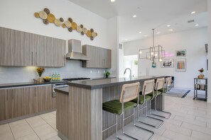 5 bedrooms - Polo Villa 4 by Avantstay Features Outdoor Kitchen Pool Spa 260318 5 Bedrooms (La Quinta)