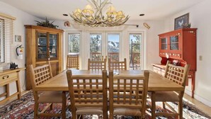 House - Views at Wolf Lodge by Avantstay Magnificent Views w Hot Tub Sauna (Big Bear Lake)