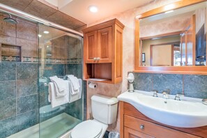 Room - Etta Place Too 103 by Avantstay Close to Town The Slopes In Complex w Communal Pool Hot Tub (Telluride)