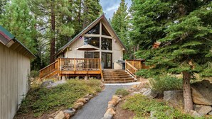 House - Emerald by Avantstay Tahoe Donner Mountain Retreat w Large Patio (Truckee)