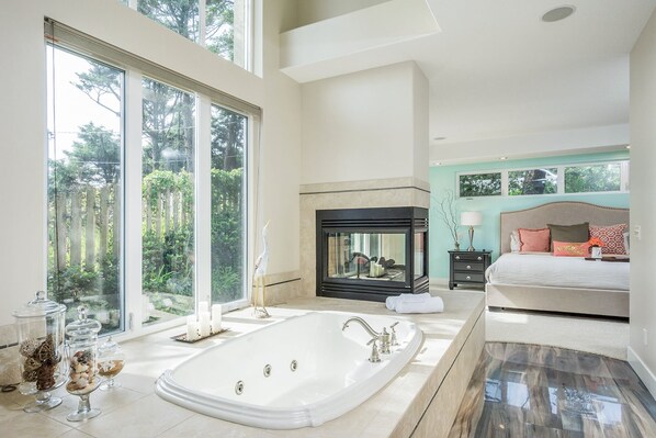 4 bedrooms - Villa Manzanita by Avantstay Hot Tub 1 Block to Beach Town Chef s Kitchen (Manzanita)