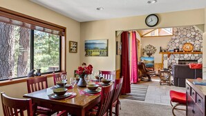 House | 4 bedrooms - Sutter Ln by Avantstay Beautifully Remodeled Kitchen 4cabin-chic Bedrooms (Lake Arrowhead)