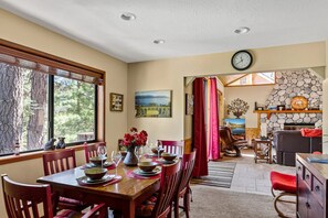 House | 4 bedrooms - Sutter Ln by Avantstay Beautifully Remodeled Kitchen 4cabin-chic Bedrooms (Lake Arrowhead)