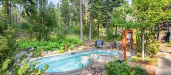 Wolfe by Avantstay 5mins Northstar w Hot Tub Fireplace 2 Private Decks