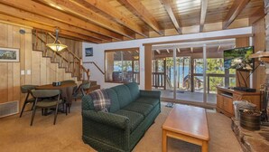 Unclassified image, 5 of 24, button - Classic Lake House by Avantstay Large Property on the Lake w Hot Tub (Big Bear Lake)