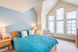 3 bedrooms - Etta Place Too 113 by Avantstay Close to Town The Slopes In Complex w Communal Pool Hot Tub (Telluride)