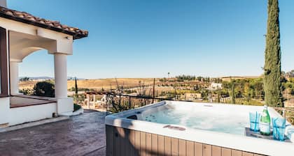 Via del Sur by Avantstay Private Spanish Villa w Views Walk to Wineries
