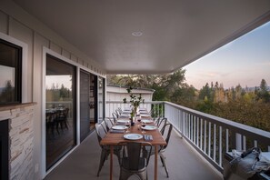 4 bedrooms - Vino Blanco by Avantstay Private Wine Country Home w Mtn Views Deck (Santa Rosa)