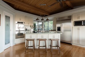 House | 4 bedrooms - Vino Blanco by Avantstay Private Wine Country Home w Mtn Views Deck (Santa Rosa)