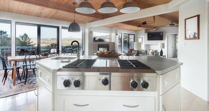 Vino Blanco by Avantstay Private Wine Country Home w Mtn Views Deck