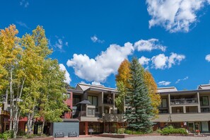 House | 1 bedroom - Cimarron Lodge 20 by Avantstay Ski In Ski Out Condo in Ideally Located Complex w Hot Tubs (Telluride)