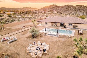 House - Flora by Avantstay Modern Private Desert Oasis on Large Grounds w Pool Bocce Ball (Yucca Valley)