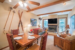 House | 2 bedrooms - Ghostriders 5 by Avantstay 2 Bedroom Condo Near Main Street Hiking Skiing STR Permit 3571 (Telluride)