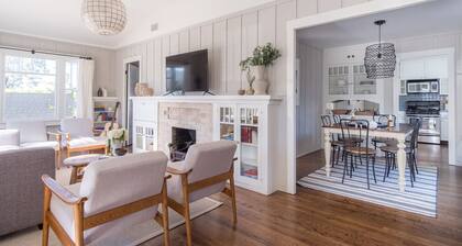 Topaz By Avantstay Adorable Cottage Walking Distance to Beach w Large Patio