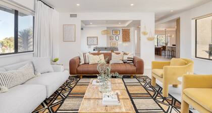 Lava Rocks by Avantstay Gorgeous Desert Haven w Pool Hot Tub Fire Pit Ping Pong