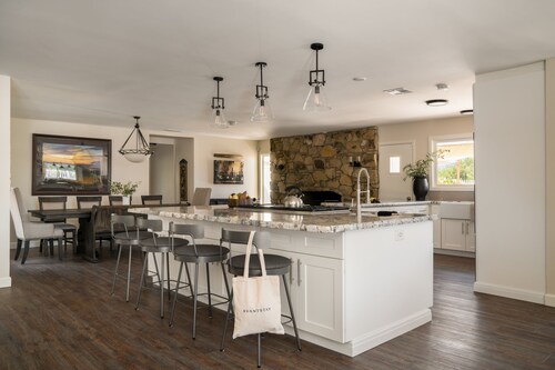 Merlot by Avantstay Exquisite Home w Pool and Stunning Patio