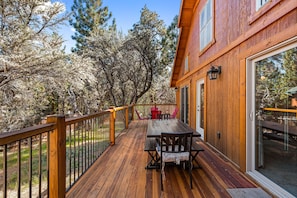 House | 3 bedrooms - Mountain Air by Avantstay Stunning Log Cabin in Big Bear w Pool Table (Big Bear City)