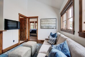 House - Main Street Escape by Avantstay Stunning Home Right off Main Street w Hot Tub Large Deck (Park City)