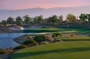 5 bedrooms - Moonshine by Avantstay Modern Stylish Estate w Bar Fire Pit Hot Tub 5 bd (La Quinta)