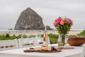 House | 3 bedrooms - Driftaway by Avantstay Direct Cannon Beach Access w Stunning Views (Cannon Beach)