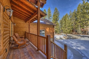 3 bedrooms - Paradise Pines by Avantstay Beautiful Big Bear Home Only 1 Mile To Snow Summit (Big Bear Lake)