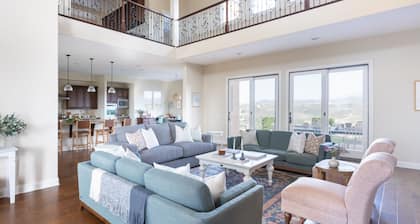 Palazzo Del Sol By Avantstay Breathtaking Home w Mountain Views Hot Tub