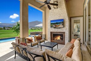 Villa | 5 bedrooms - Legends by Avantstay Stunning Golf Villa Featuring Spa Pool Fire-pit (La Quinta)