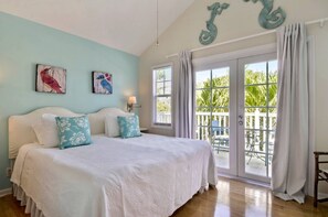 House | 2 bedrooms - Breezy Bungalow by Avantstay Close 2 Zachary Taylor State Park Beach w Shared Pool Week Long Stays (Key West)