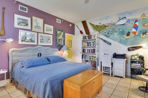 House | 2 bedrooms - Truman s Hideaway by Avantstay Great Location w Patio Outdoor Dining BBQ Shared Pool Week Long Stays (Key West)